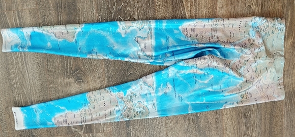 Blackmilk World Maps Leggings - Picture 2 of 3